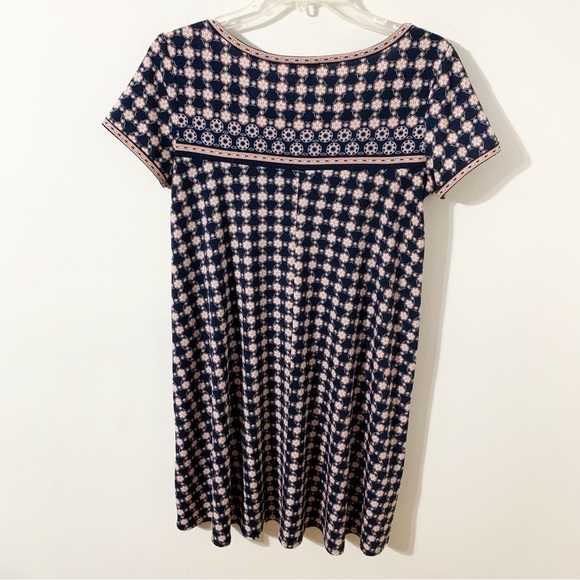 Max Studio Multicolor Geometric Pattern Short Sleeve Dress Keyhole Style 6912W64 - Picture 2 of 9